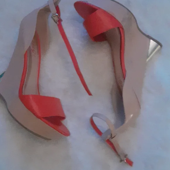 Fashionable Shoes Heels - Picture 4 of 4